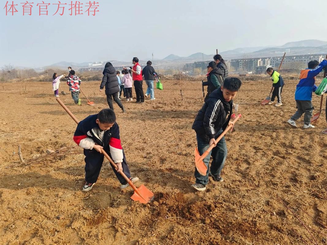 “绿茵梦想”爱心公益计划在南昌扬帆启航 “绿茵梦想”爱心公益计划在南昌扬帆启航